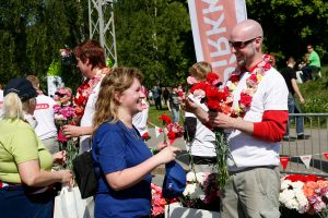 Naisten Kymppi